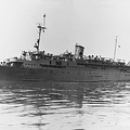 AS 21 USS Antaeus underway off the Philadelphia Naval Shipyard on 25 June 1943 (NH 96628)