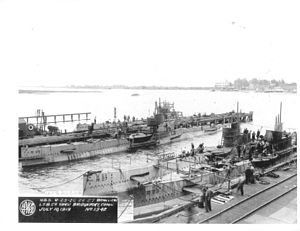 SS 100 -USS R-26, R-25, R-27, and R-23