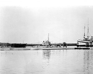 SS 101-USS R-24 (SS-101)