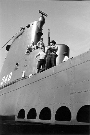 SS 348 USS Cusk  Bridge2 1968 small