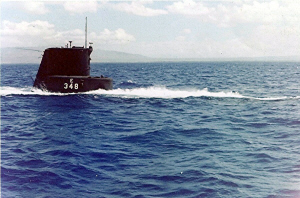 SS 348 USS Cusk submerging off Oahu 1963 small1
