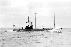 SS 40-NH-51152 USS L-1 running trials
