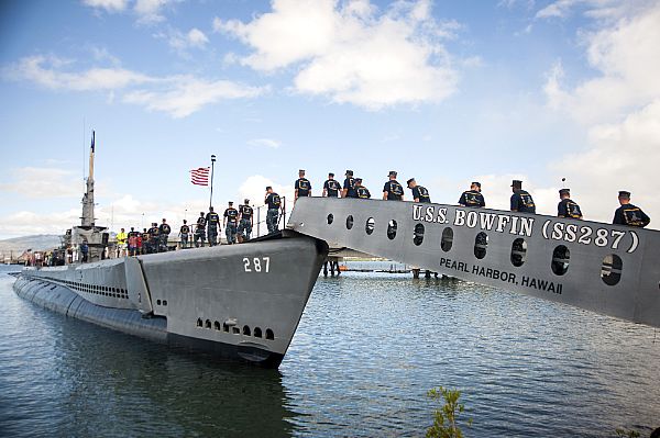 SS 287 USS  BOWFIN WITH CPO selects.JPG