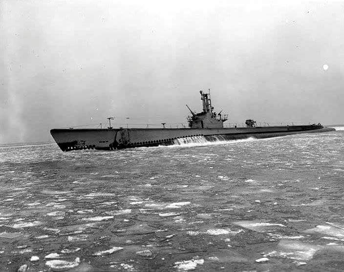 SS 374 USS LOGGERHEAD 355.jpg